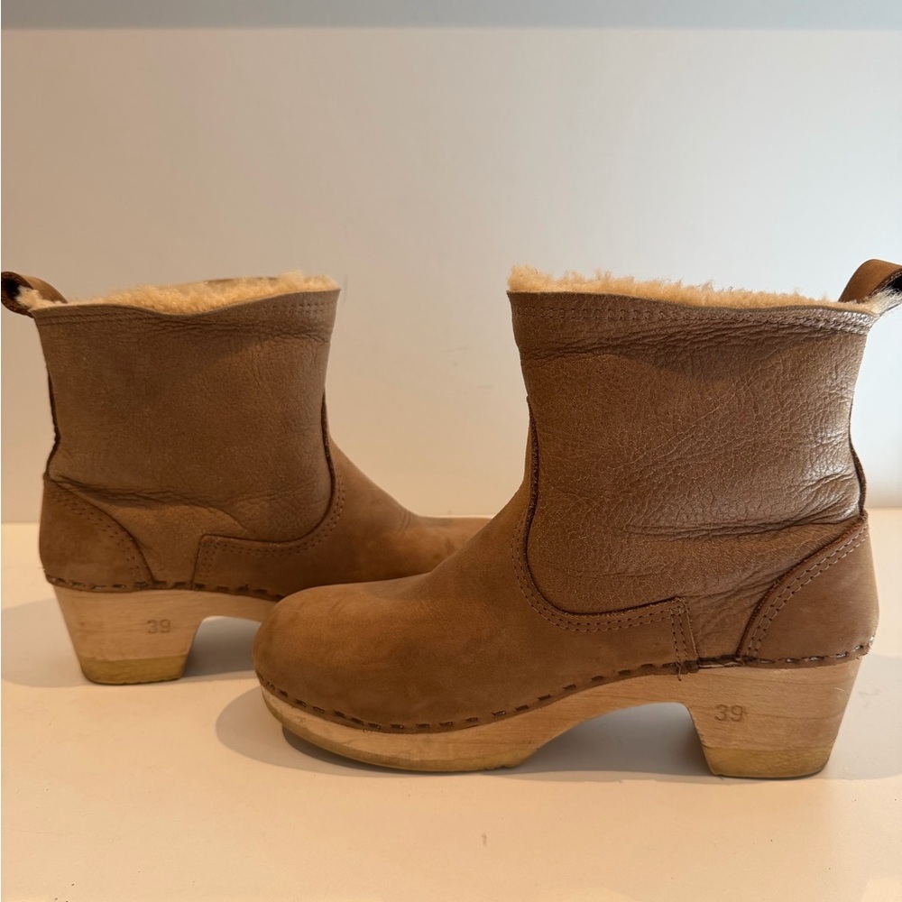 No. 6 Tan Shearling-Lined Leather Clog Boots
